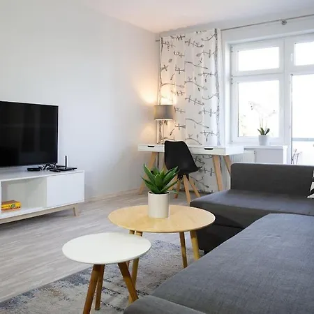 Bright By The Park & The River Apartment *
