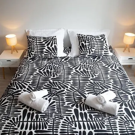 Apartment Bright By The Park & The River